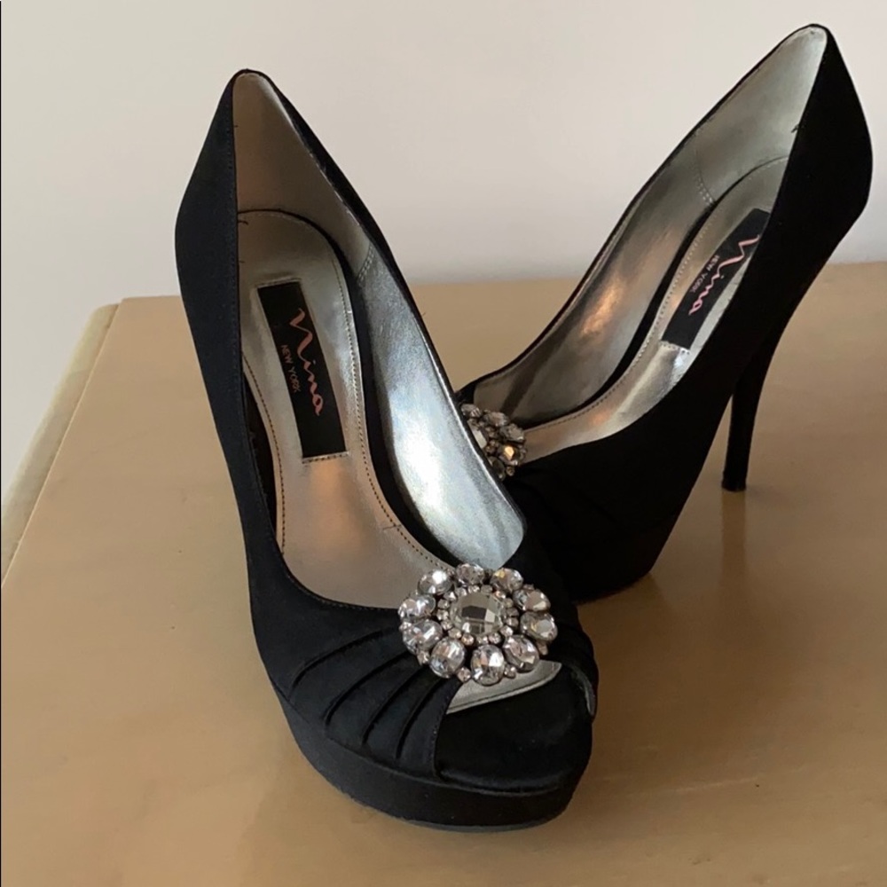 Black dressy pumps